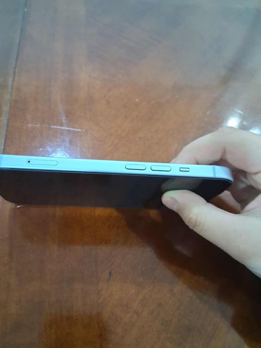 Vand iphone 15 128GB