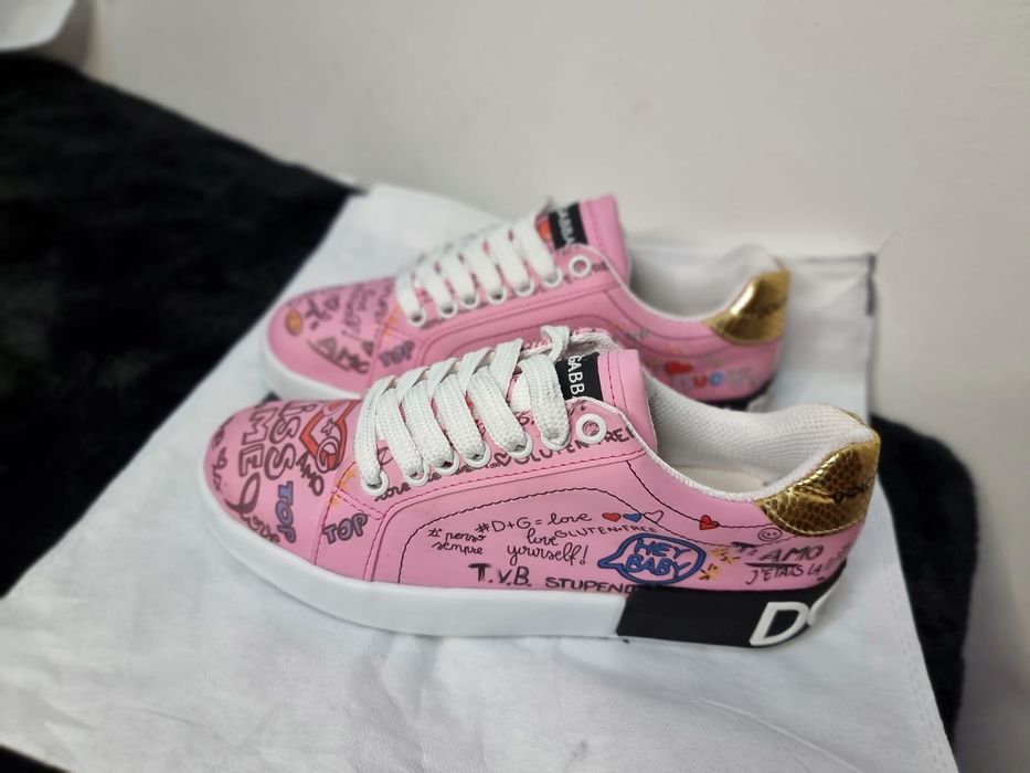 Vand tenisi sport dama D&G, noi cu eticheta, diferite marimi.