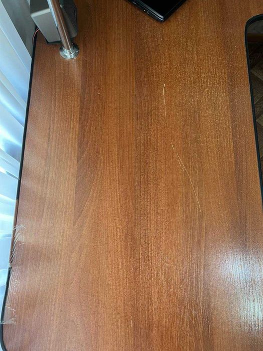 Продаю угловой компьютерный стол (Г-образный)