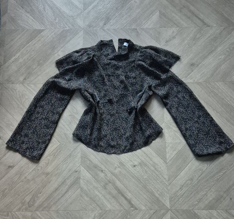 Bluză neagră cu steluțe