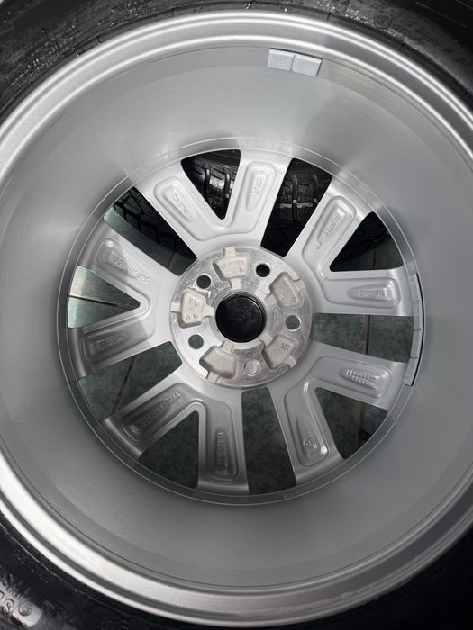 Roti/ jante aliaj originale VW Passat B8 B9 215/55/17 Pirelli M+S