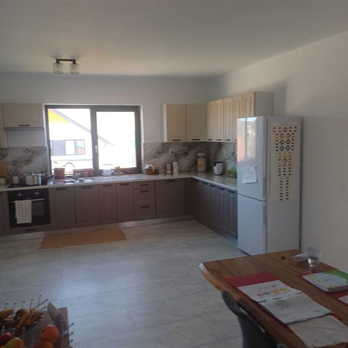 Vand casă la cheie în Corușu