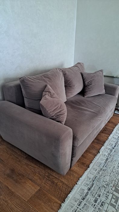 Диван в хорошем состоянии