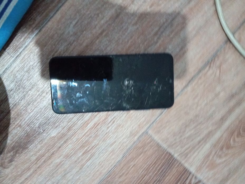 Продам телефон на запчасти