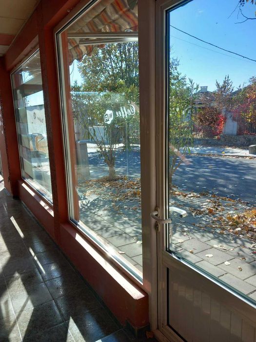 Помещение търговски обект под наем гр.Каблешково 102 кв.м