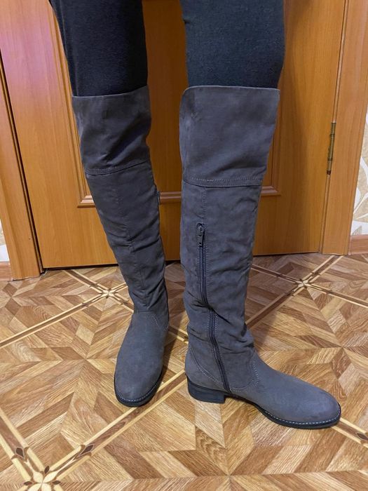 Продаю женские сапоги