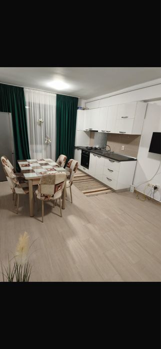 Inchiriez apartamente