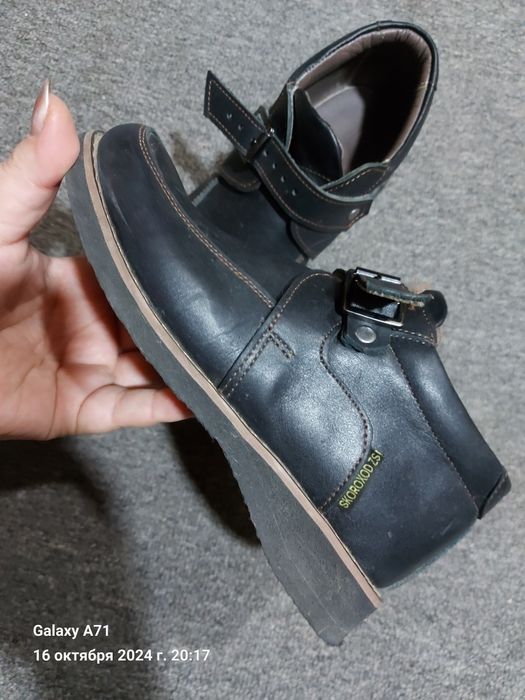 Продам ортопедические кожаные туфли на мальчика