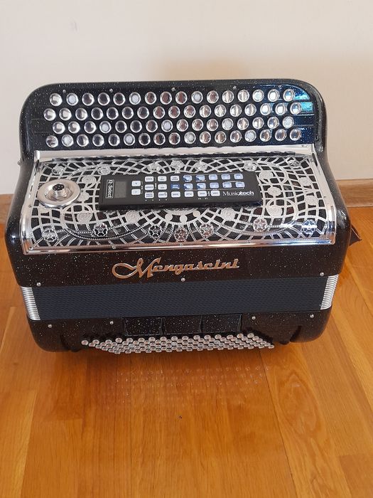 Acordeon/Harmonica Hohner cu butoane Hohner
