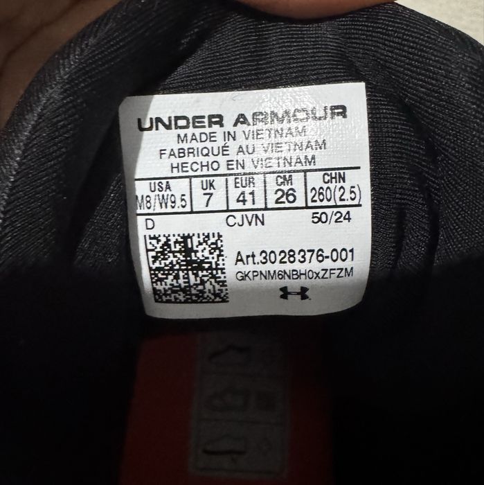 Продам ботинки Under Armour