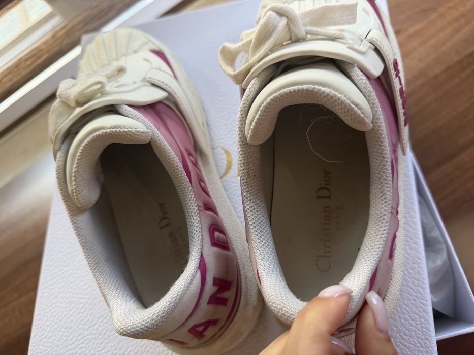 Кецове Dior в бяло и цикламено