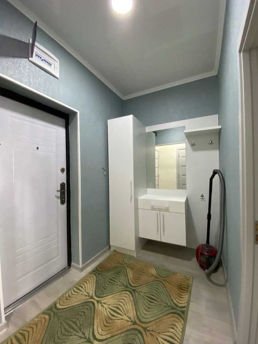 аренда 3-х комн ориентир  гостиница Россия