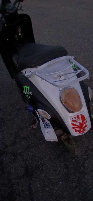 Scuter.    49 cc  4t