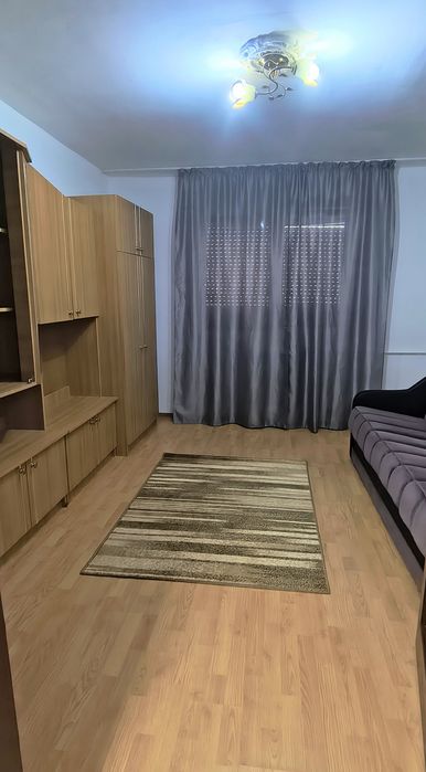 Vand garsoniera/camera de cămin
