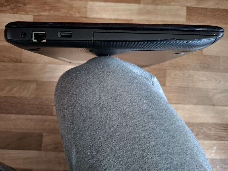 Реновиран лаптоп Toshiba Satellite 15.6" с Windows, SSD, Nvidia, DVD