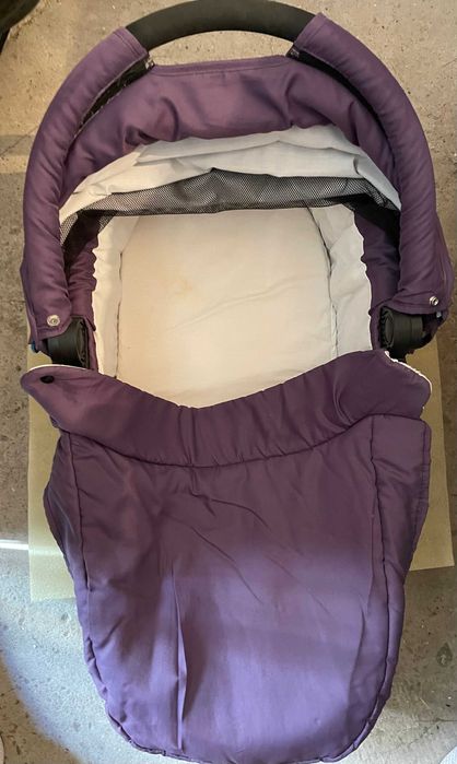 Бебешка количка Baby Design и стол за кола