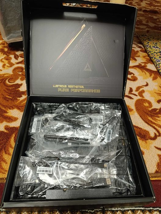 Продам топовую материнскую плату MSI MEG Z790 ACE. Сокет LGA 1700.