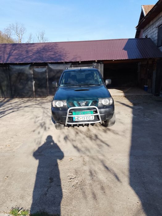Vând Nissan Terrano