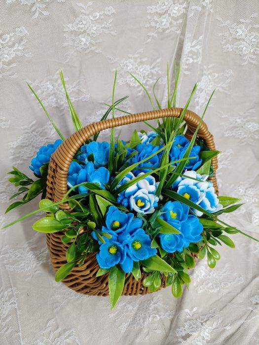 Корзинка цветов для подарка