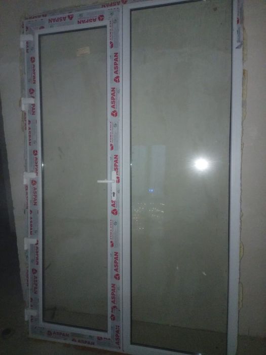 Пластиковый дверь