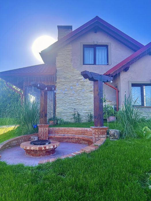 Vand casa deosebita,finalizata 95la suta .