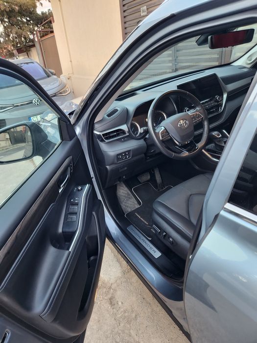 TOYOTA Highlander 2022 — imagine 3