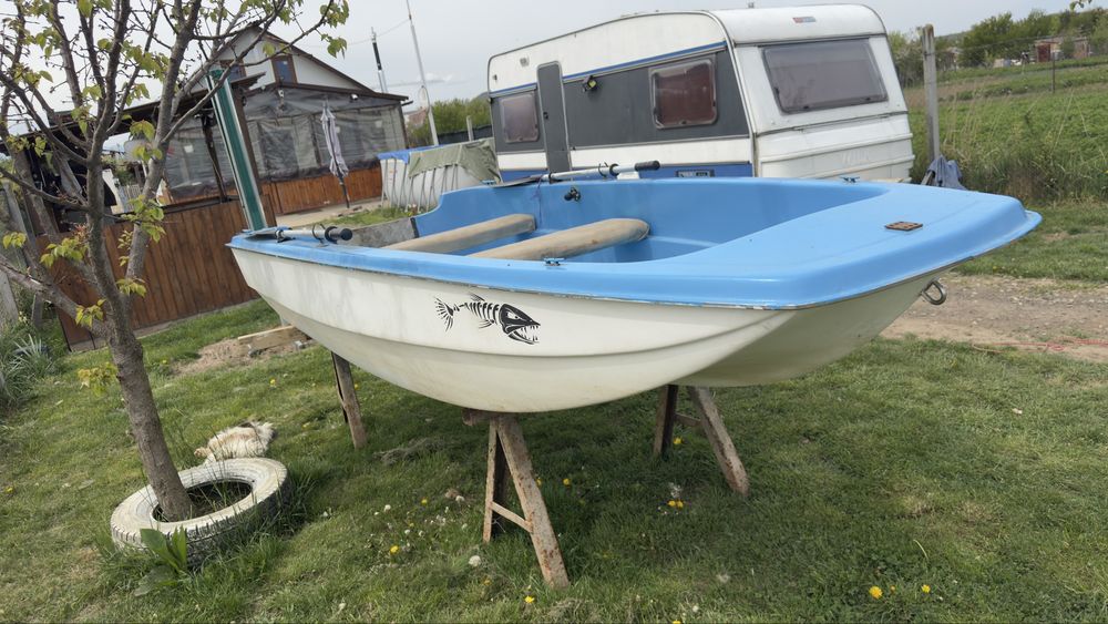 Barca trimaran.