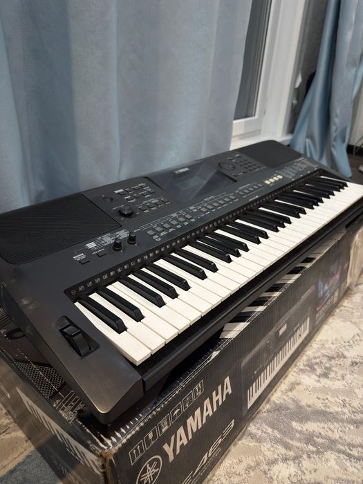 Синтезатор Ямаха PSR E463