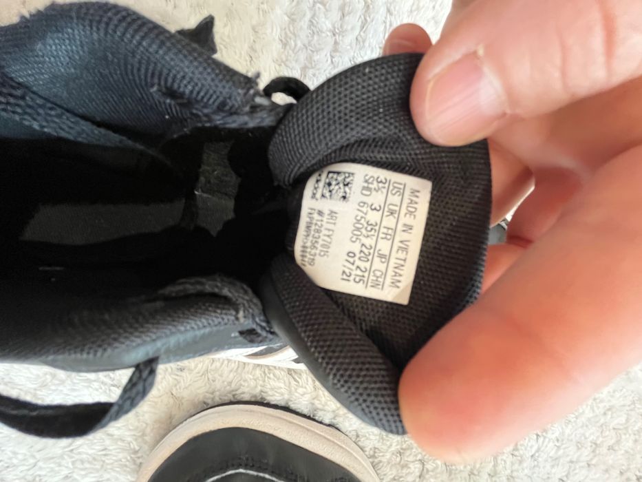 Маратонки Adidas