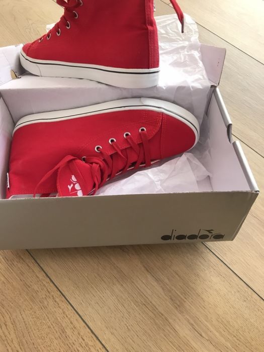 Bascheti/adidasi /Tenisi rosii Diadora noi