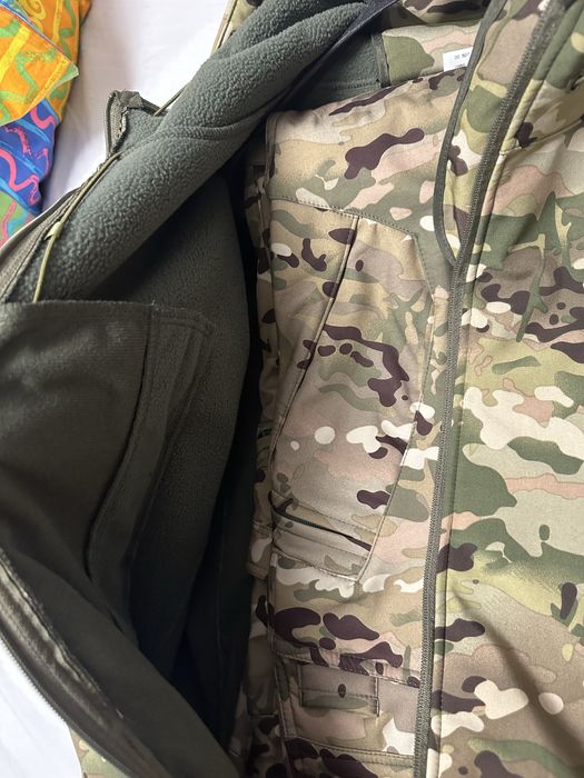 Costum tactic impermeabil, calduros: geaca si pantaloni camuflaj verde