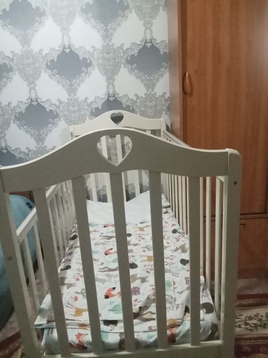 Кроватка детская из дерева