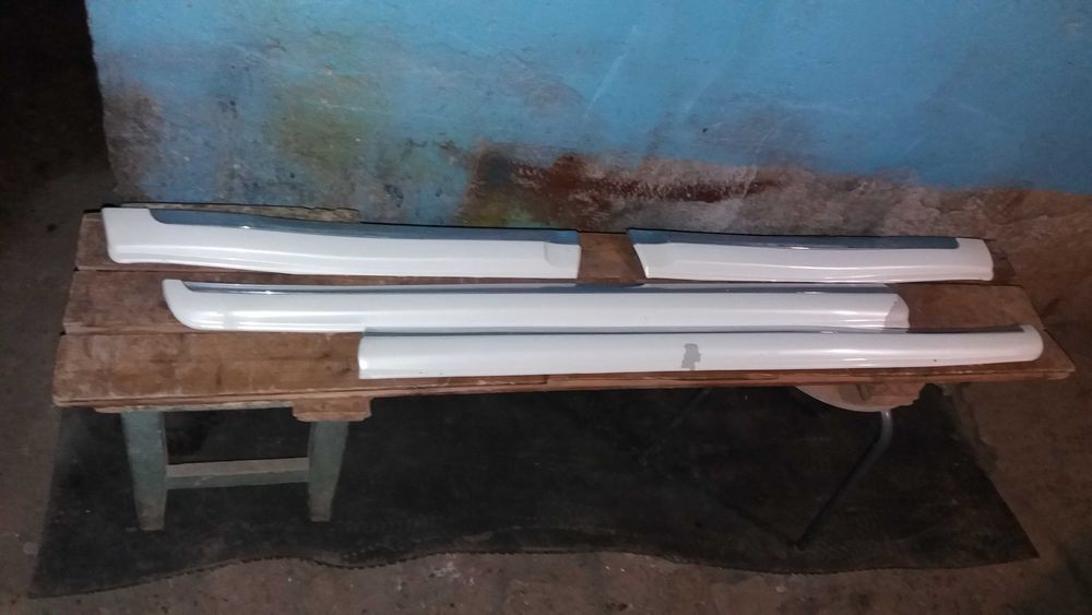 Продам комплект молдингов  на LC Prado