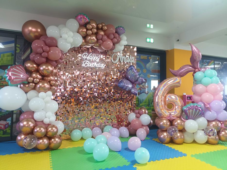 Aranjamente baloane botez Arcada baloane majorat aniversare 18 ani Panou foto baloane Nume personalizat Decor