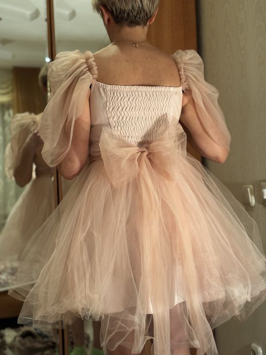 Продам платье вечернее для девушки