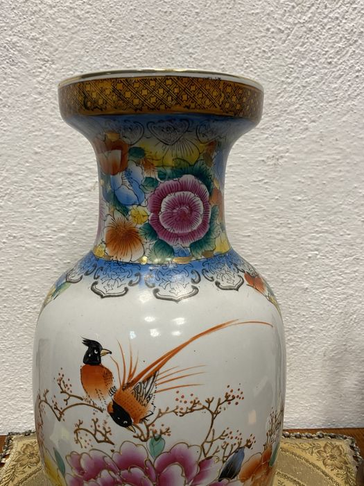 Китайска ваза от порцела с маркировка