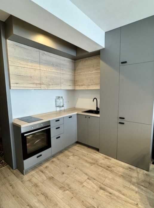 Дава се под наем Двустаен апартамент в София, Център - 65 кв.м за 620 € - Снимка #2