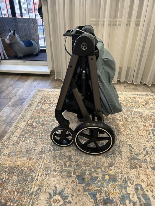 Продам коляску Cybex