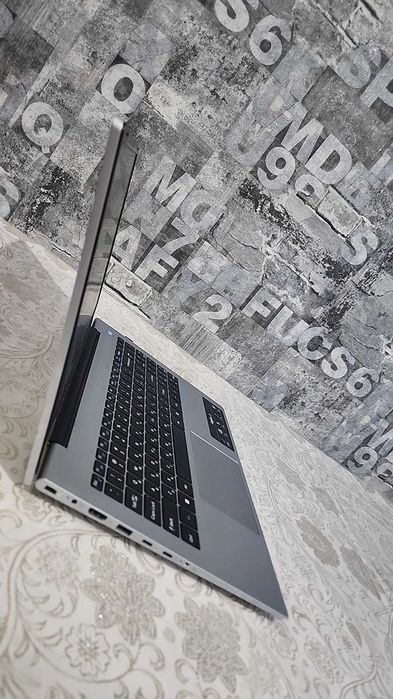 Noutbuk,Acer Ryzen5 7540 Sotiladi Deyarli yangi