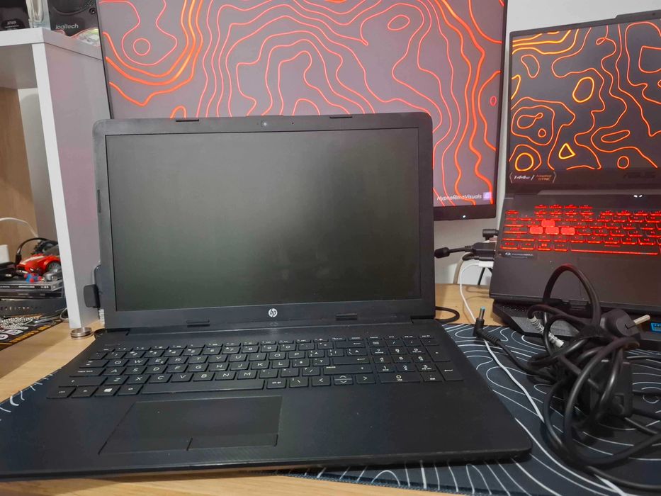 Laptop HP 15-da0198nq PENTRU PIESE!!! - Ecran 15.6" + 4GB RAM