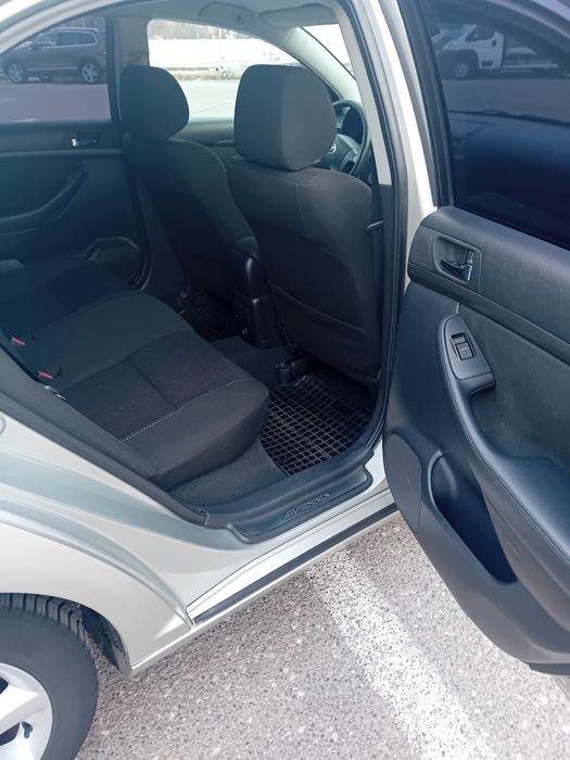 Toyota Avensis 2500 euro