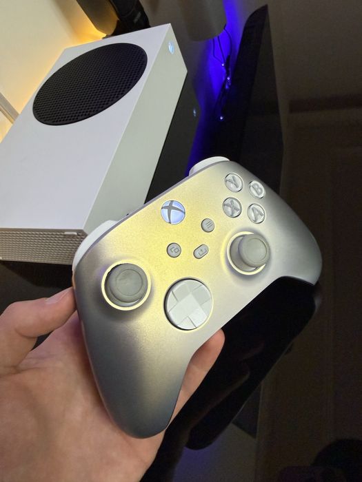 Продается Xbox Series S