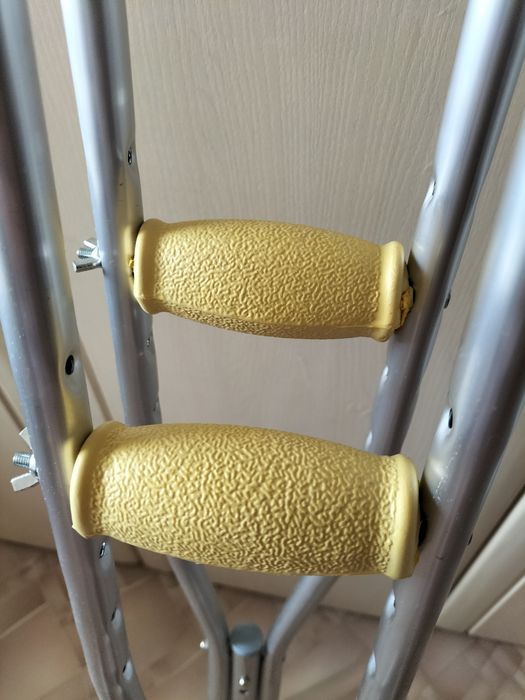 Костыли в отличном состоянии