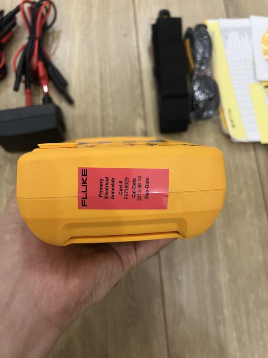 Калибратор Fluke 753