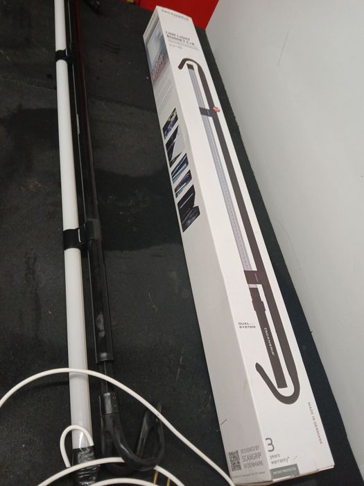 телескопична стойка за лампа