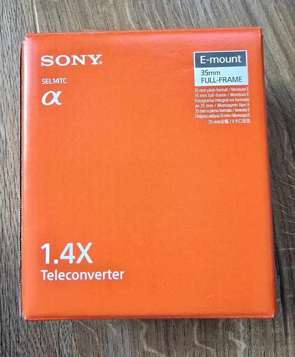Комплект телеконверторите Sony SEL14TC и Sony SEL20TC teleconverter