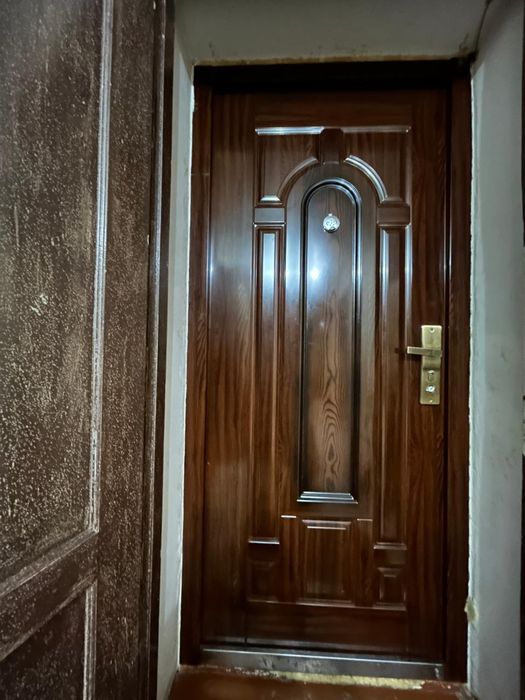 Продам железную дверь