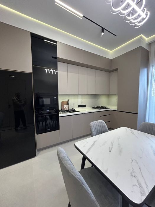 Элитный комплекс Мухташам 67м²+16м² терраса 2-ком., новая меблирована