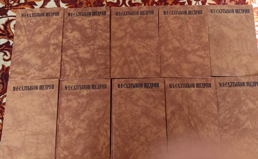 Продам книги 300 тг