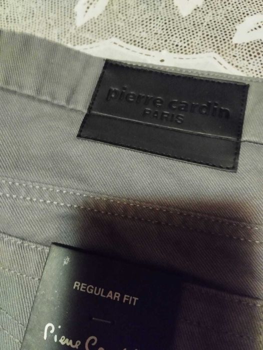 Pantaloni barbatesti Pierre Cardin (masura 36)